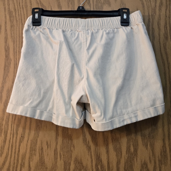 Girls off white pull on shorts. Size 10/12 girls but can fit an extra small lady - Picture 3 of 4